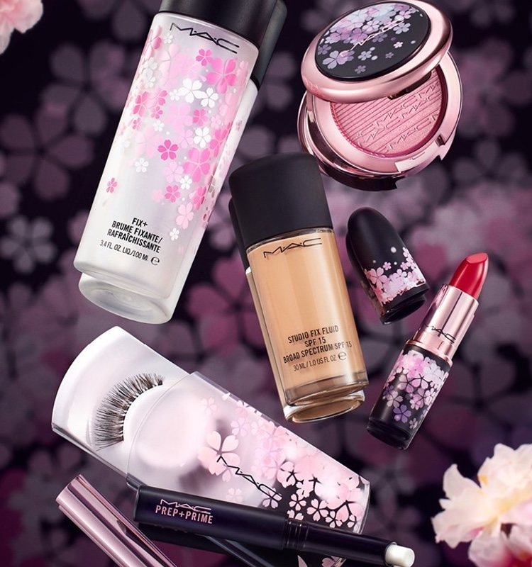 'Black Cherry Collection' incluye una bruma para fijar tu maquillaje
