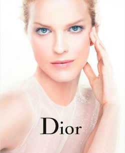 Eva Herzigova para Dior