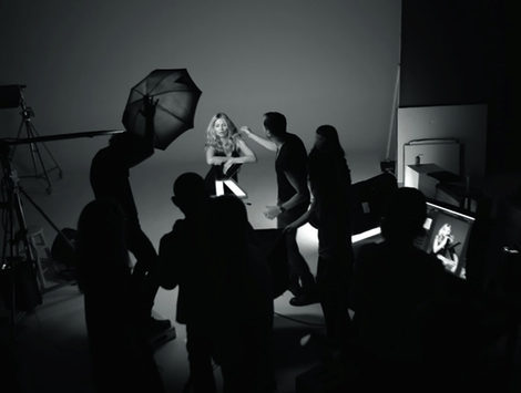 Shooting de la campaña de Kérastase 'Couture Styling': Kate Moss