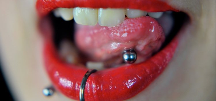 Hay que tener cuidado con los piercings de la lengua para evitar infecciones