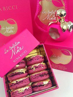 Macarons y perfume de Nina Ricci
