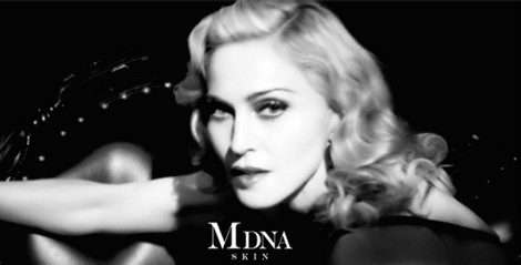 Madonna promociona su línea de cosméticos MDNA Skin
