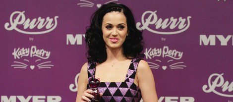 Katy Perry con el cabello ondulado