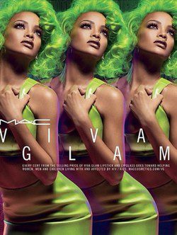 Rihanna en la nueva campaña de MAC