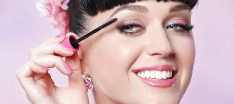 Katy Perry se convierte en la imagen de la nueva marcara de pestañas de la firma Covergirl