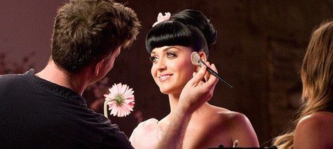 Katy Perry luce pestañas en el nuevo spot de Covergirl