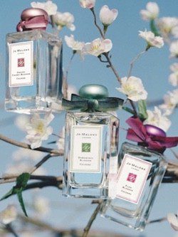 Jo Malone presenta su nueva coleccion de perfumes: 'Blue Skies & Blossoms