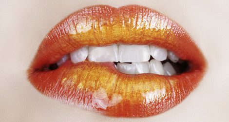Este verano opta por el color naranja para pintarte los labios