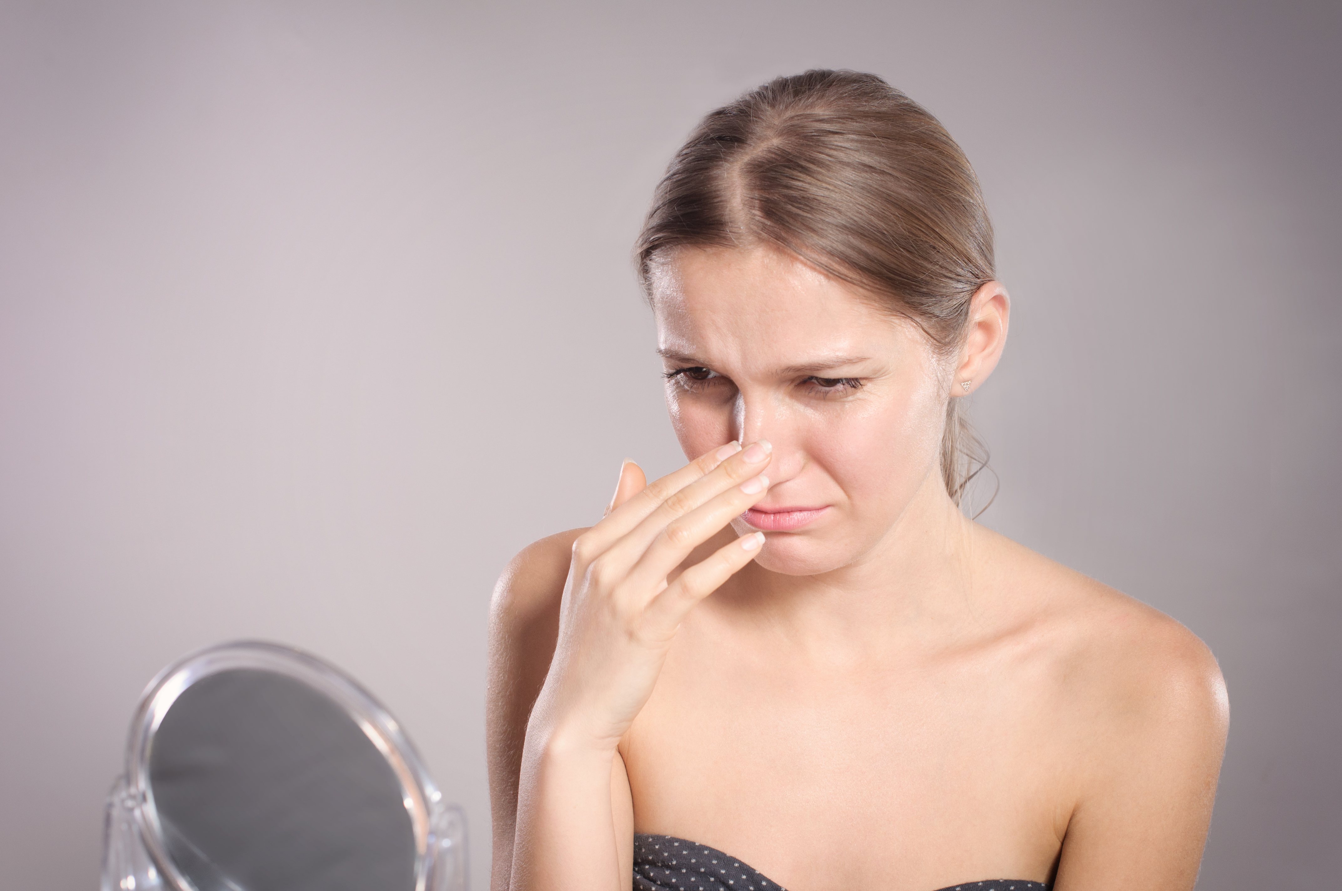 Los polvos bronceadores también te ayudarán a 'modificar' tu nariz