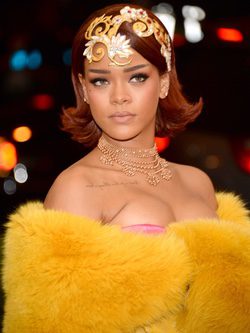  Rihanna en la red carpet de 'China: Through the looking glass' en 2015 en Nueva York