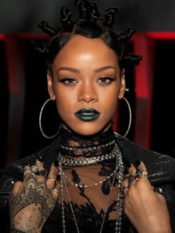 Rihanna en los premios IHeartRadio Music en 2014