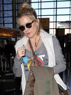 Kate Hudson en el aeropuerto de LA