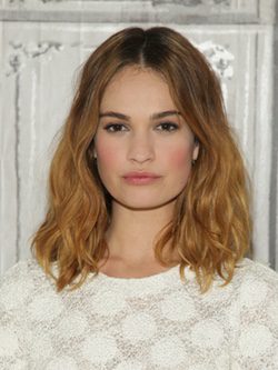 Actriz Lily James