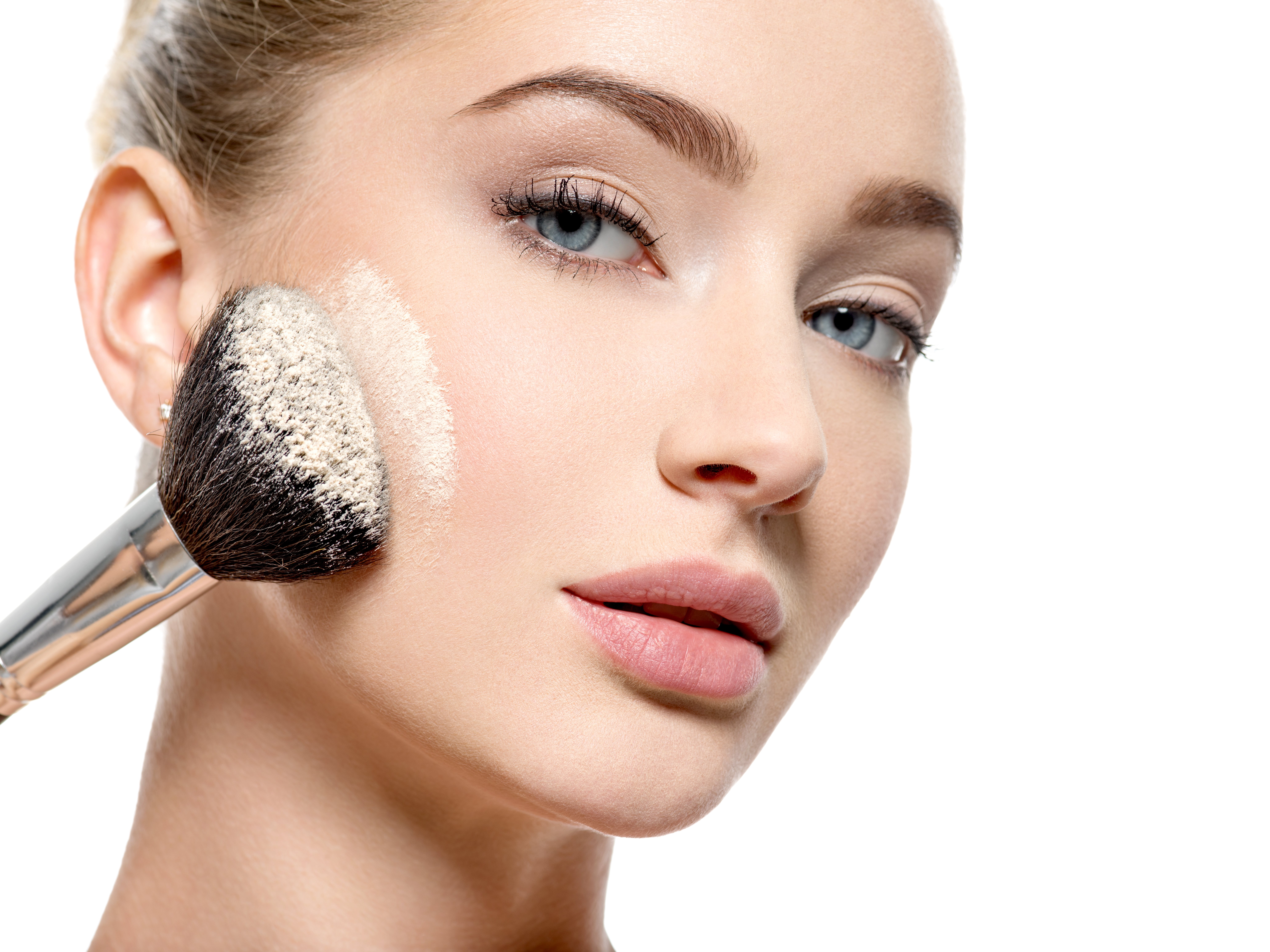 El maquillaje en polvo es de fácil aplicación