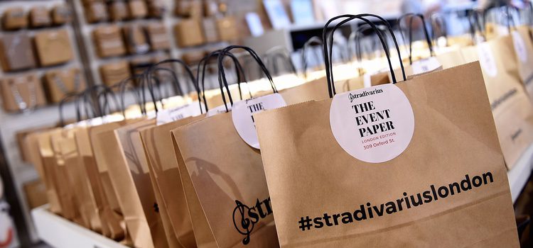 Bolsas de regalo de la fiesta de Stradivarius 'The Event Paper'