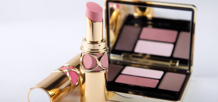 Maquillaje con colores rosados