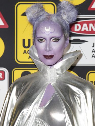 Leona Lewis deslumbra en Halloween con un look de alien