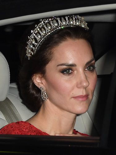 Kate Middleton llevando una espectacular tiara