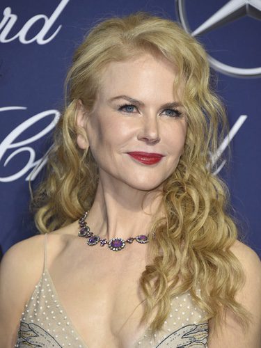 Nicole Kidman se decide por el pelo suelto y rizado