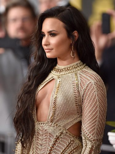 Demi Lovato triunfa con una melena ondualda