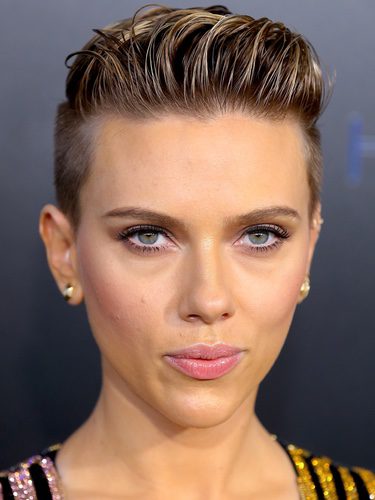 Scarlett Johansson con wet hair