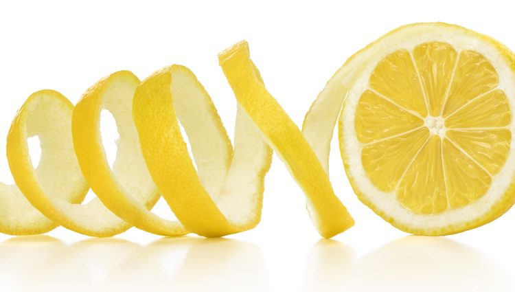 El limón es un aliado perfecto por la vitamina C y los antioxidantes que contiene
