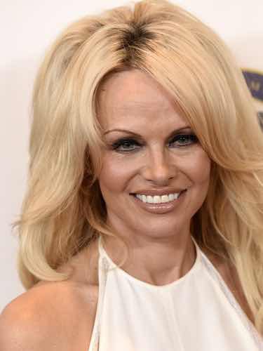 Pamela Anderson con melena 