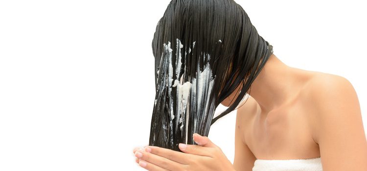 Es muy importante mantener el cabello limpio y eliminar cualquier resto de suciedad