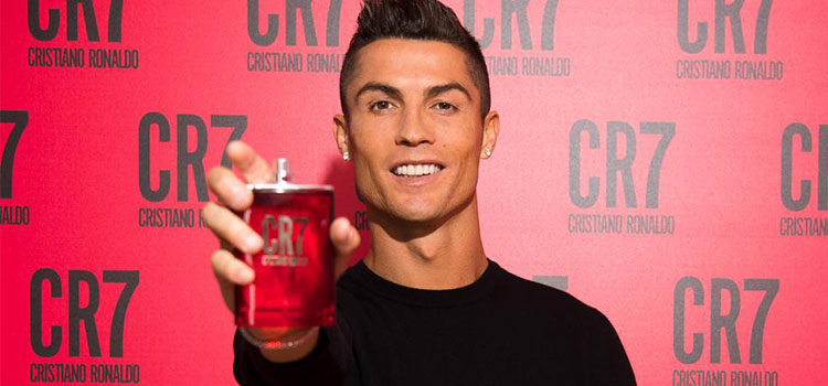 Cristiano Ronaldo presenta su nuevo perfume 'CR7'