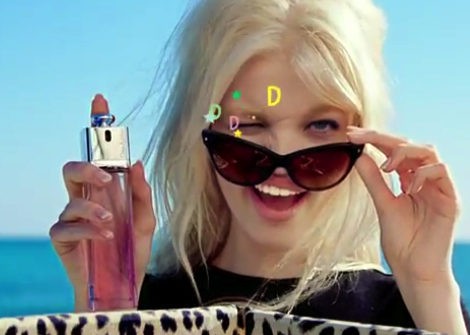 Daphne Groeneveld protagoniza la campaña de los perfumes de 'Dior Addict Be Iconic'
