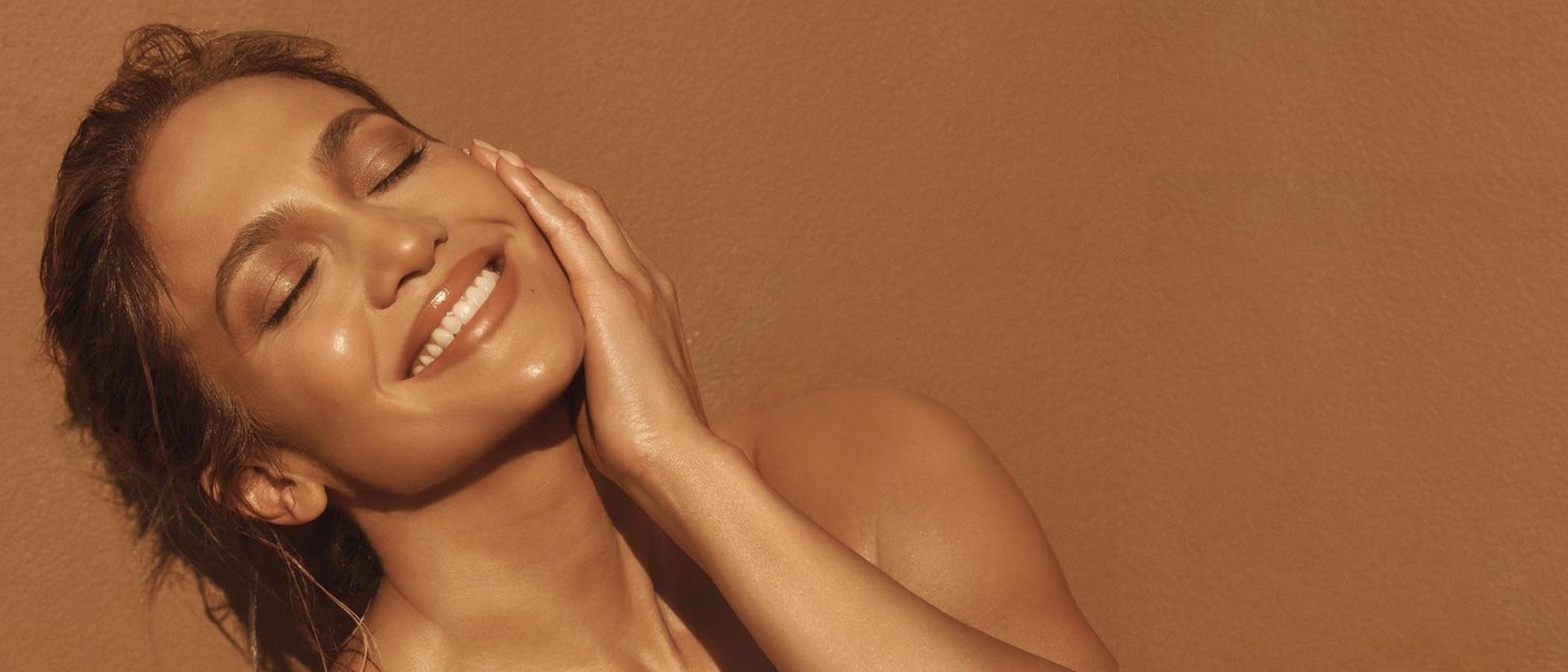 Jennifer Lopez lanza su primera línea de cuidado para la piel