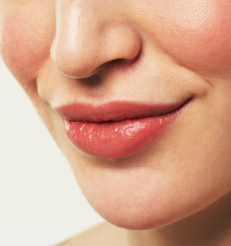 Cómo evitar las arrugas en el contorno de labios