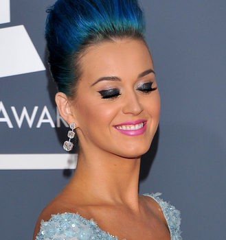 Katy Perry lanza su segunda línea de pestañas postizas