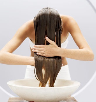 Aceite de oliva para el pelo: fortalece y nutre tu cabello