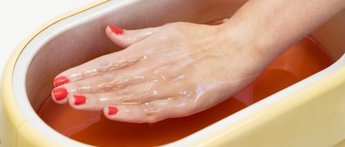 Tratamiento con parafina para hidratar manos y pies