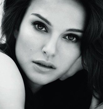 Natalie Portman vuelve a ser imagen de Dior con la nueva campaña del labial 'Rouge'