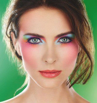 Make Up For Ever lanza la nueva paleta de sombras 'Arty Blossom'
