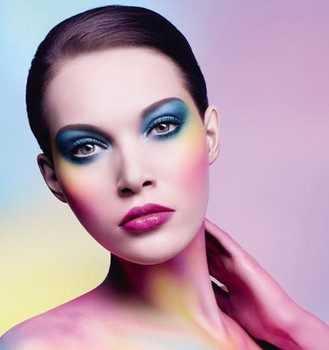 Make Up Forever presenta la colección 'Artist Shadow' como más de doscientas sombras