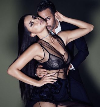 Adriana Lima explota la 'Decadence' más explosiva de Marc Jacobs