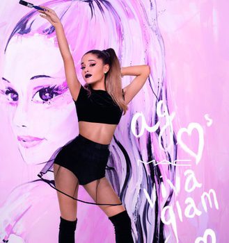 Ariana Grande, la nueva embajadora de MAC para la campaña 'Viva Glam'