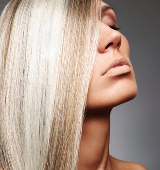 Mantén tu pelo lo más sano posible tras la decoloración