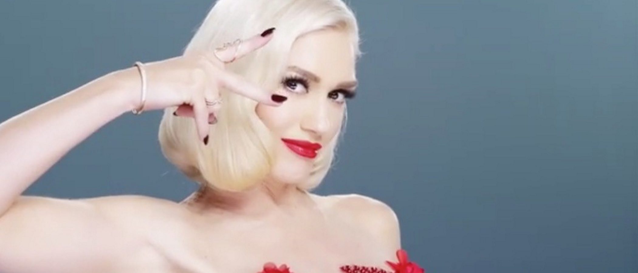 Gwen Stefani se transforma en la nueva embajadora de Revlon