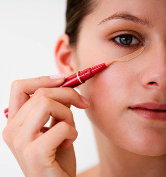 Consejos para una correcta aplicación de la base de maquillaje