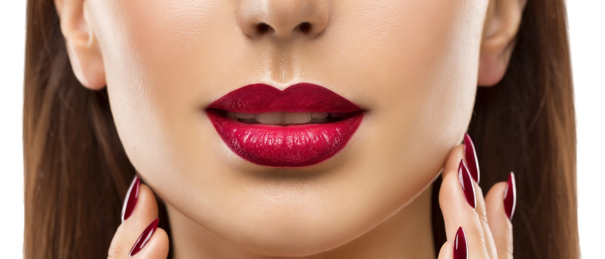 Cómo maquillarse los labios con forma de corazón