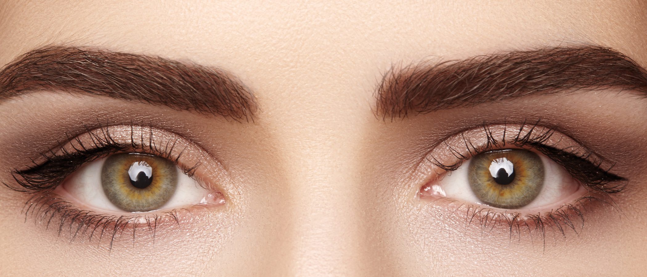 Cuadrante paquete parálisis Tinte de cejas: peligros de teñirse las cejas - Bekia Belleza