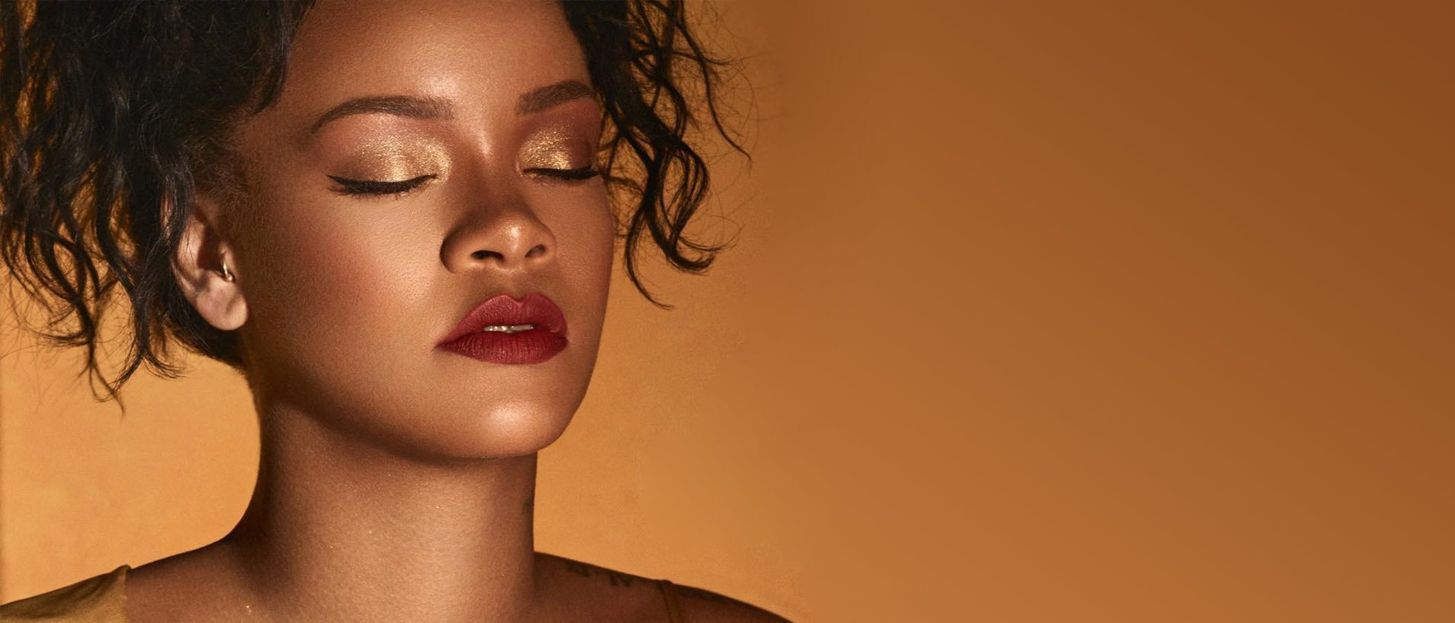 Una paleta de sombras y un 'Flyliner', productos estrella de la nueva colección de Fenty Beauty by Rihanna