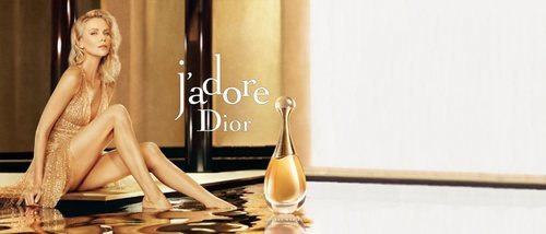 Charlize Theron vuelve a ser la musa dorada de Dior para la nueva campaña de su fragancia: 'J'Adore Absolu'