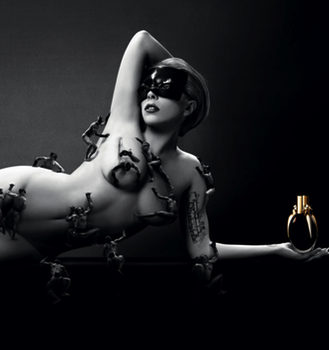 Lady Gaga se desnuda para promocionar su perfume 'Fame'