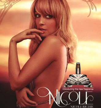 Primera imagen de la campaña del nuevo perfume de Nicole Richie