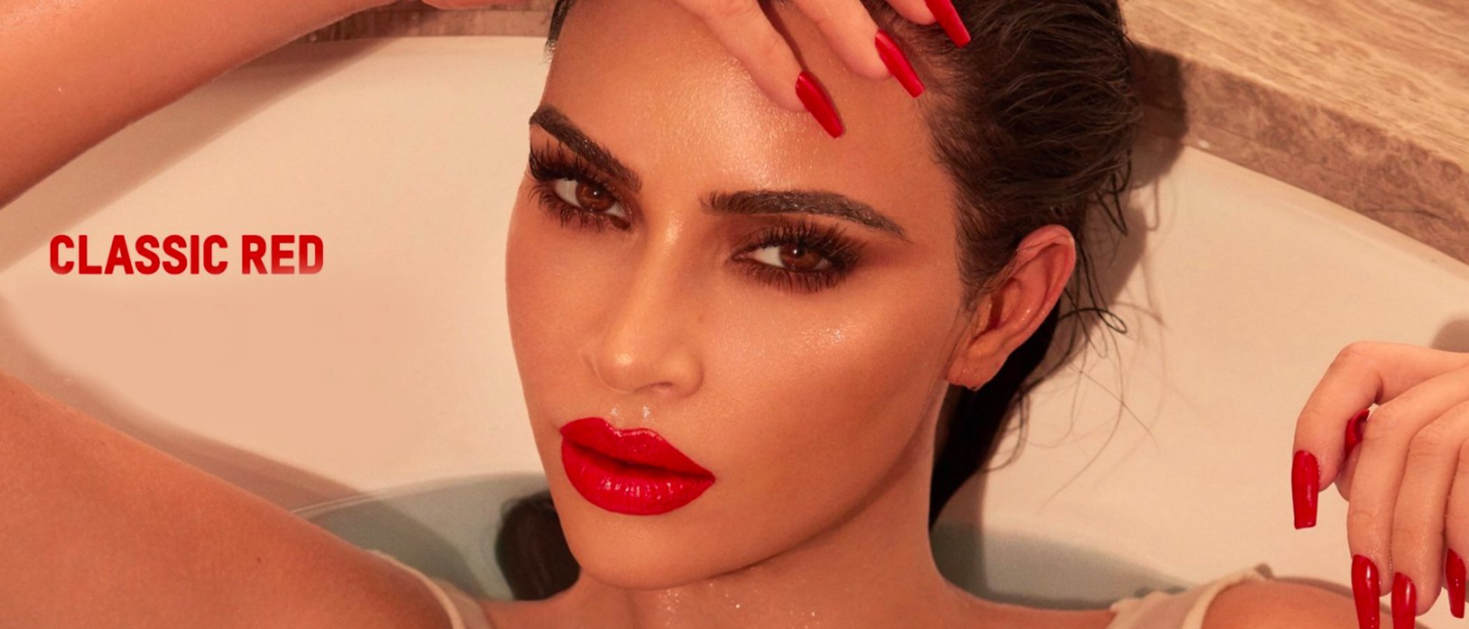 Kim Kardashian presenta 'Classic Red', la nueva barra y delineador de labios de KKW Beauty